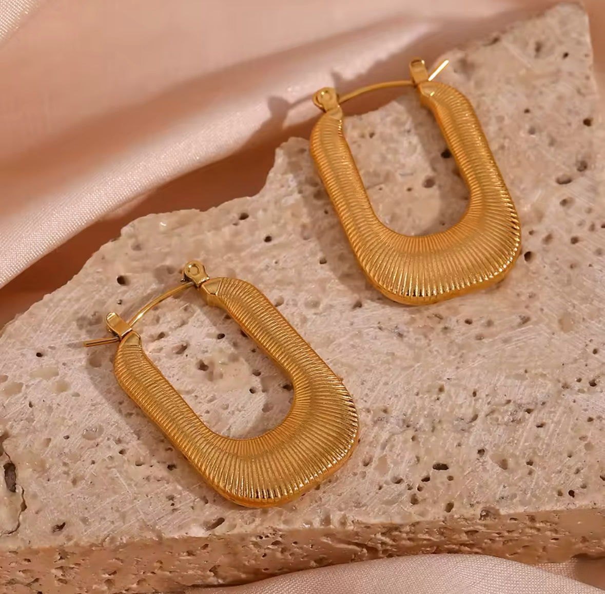 GEIA EARRINGS
