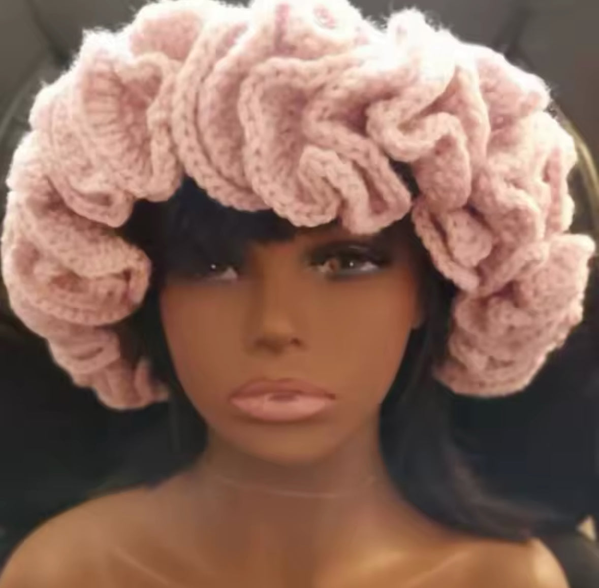 KNITTED RUFFLED HAT