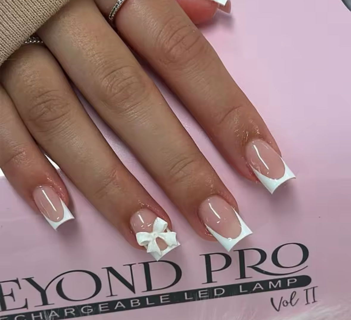 PRESS ON & GO NAILS