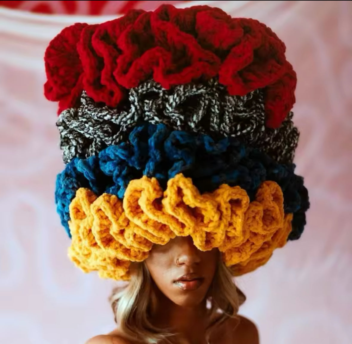 KNITTED RUFFLED HAT