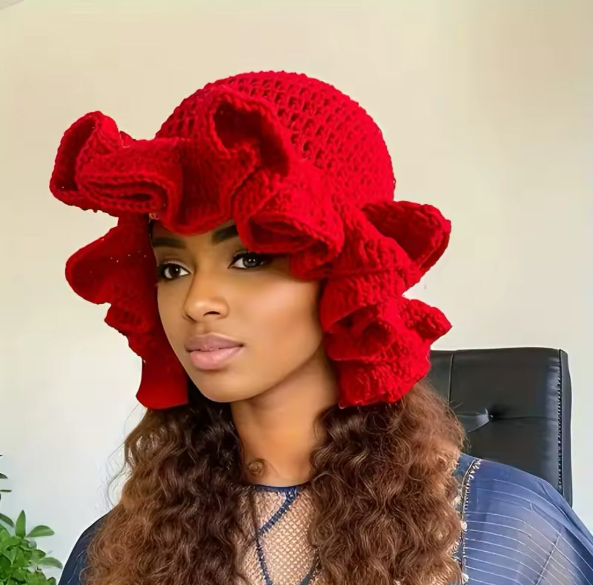 KNITTED RUFFLED HAT