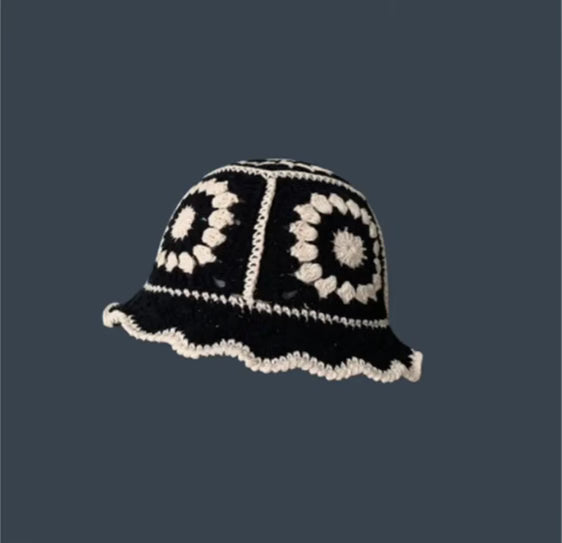 KNITTED BEANIE HAT